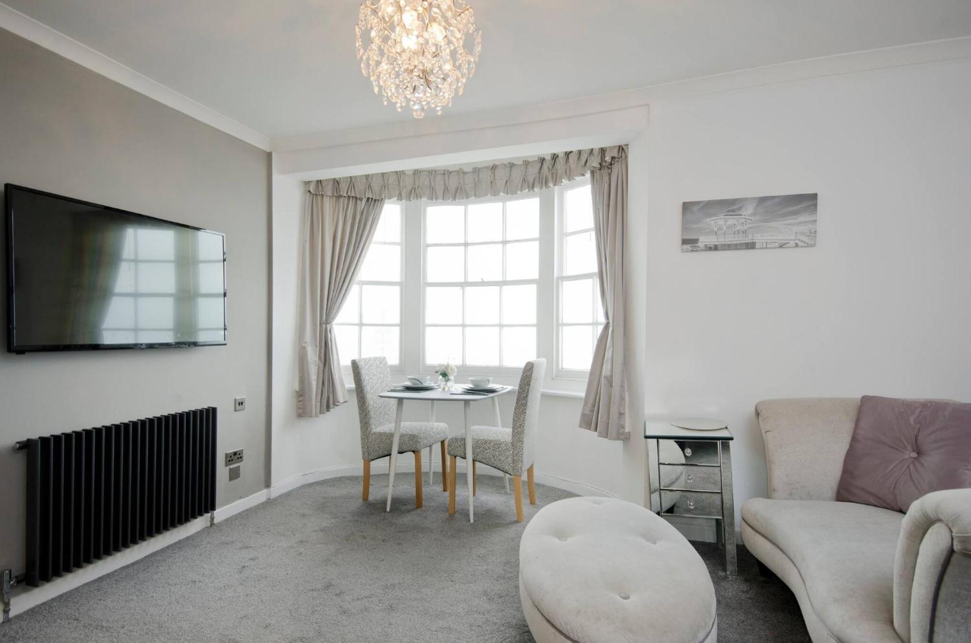 Seaview Regency Apartment With Private Parking Brighton Exterior photo